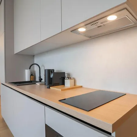 29th Floor Luxury Skyline 1bdrm - Downtown Center * Pressburg