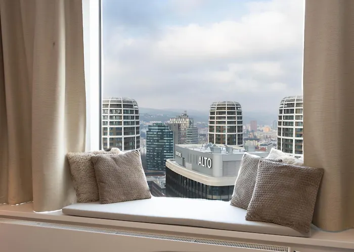 Luxury Skyline 1bdrm 29th, 28th Floor * Pressburg