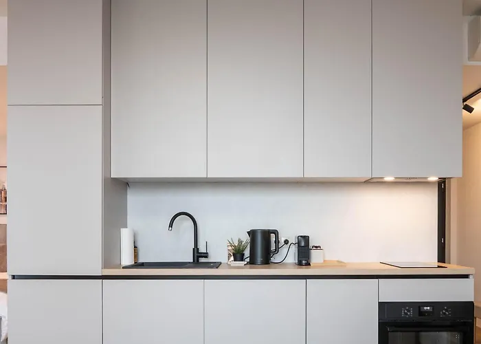 Luxury Skyline 1bdrm 29th, 28th Floor Apartment *