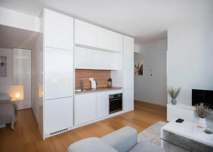 Luxury Skyline 1bdrm 29th, 28th Floor 아파트 *