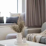 29Th Floor Luxury Skyline 1Bdrm Apartment - Downtown City Center ブラチスラヴァ