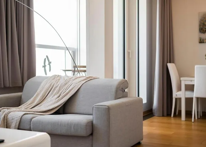 Luxury Skyline 1bdrm 29th, 28th Floor Апартаменты Братислава