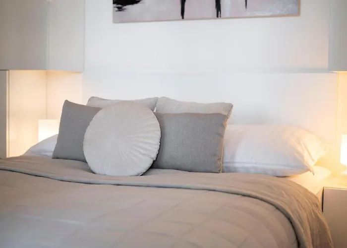 Luxury Skyline 1bdrm 29th, 28th Floor Братислава